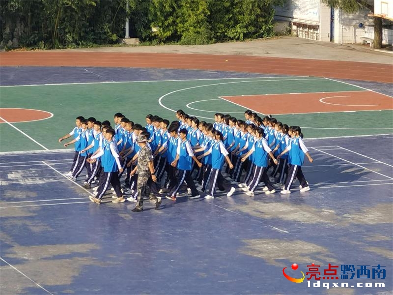 義龍新區(qū)龍廣一中高一新生軍訓圓滿結(jié)束