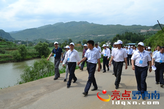 04實地巡河.JPG